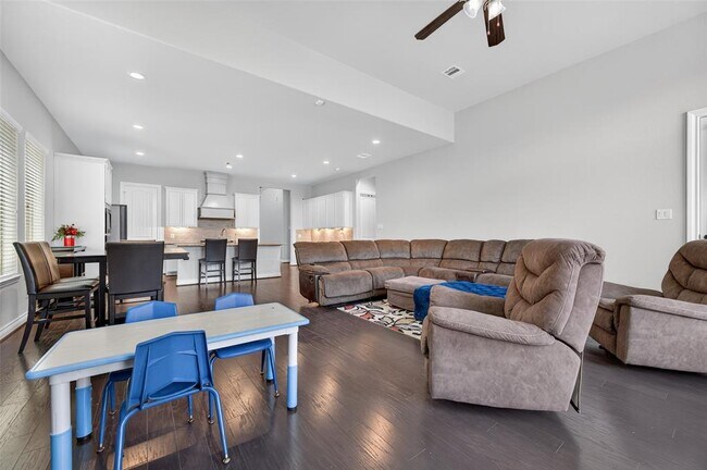 Building Photo - 4947 Thunder Creek Ln