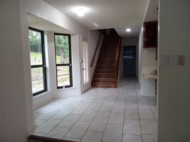Building Photo - 2719 Sunrise Dr