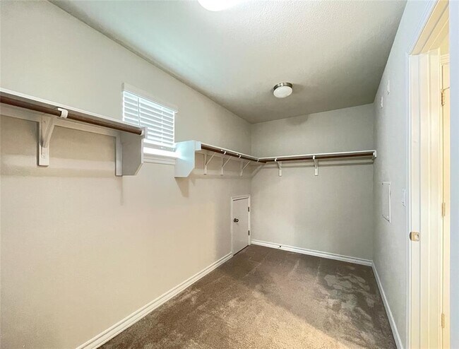 Building Photo - 1602 Jacey Way