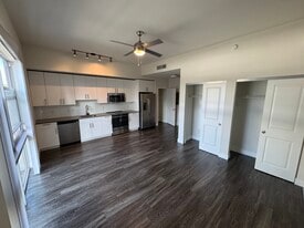 Building Photo - 343 NE 33rd St