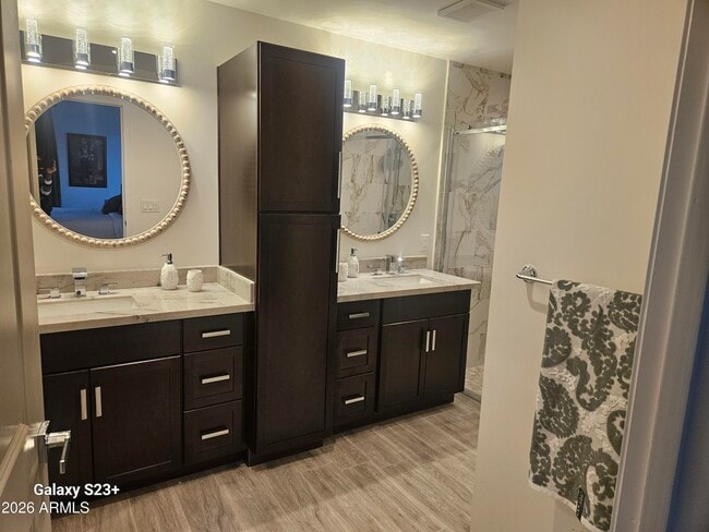 Building Photo - 2817 N 71st Pl