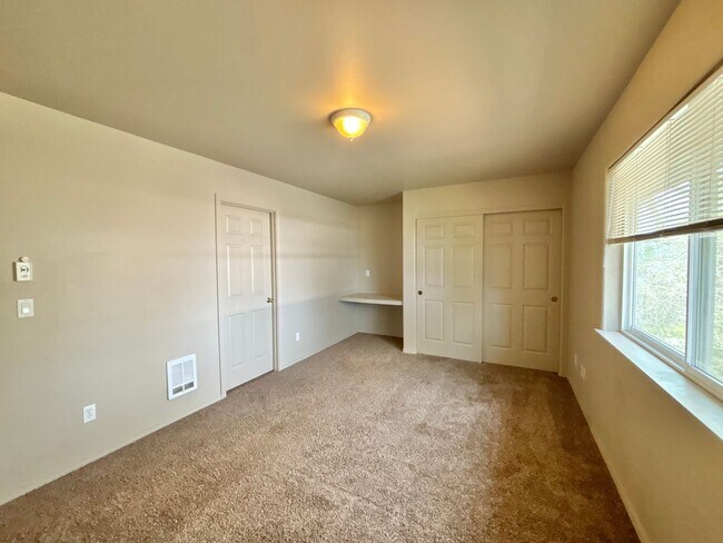 Building Photo - RD T 21-840