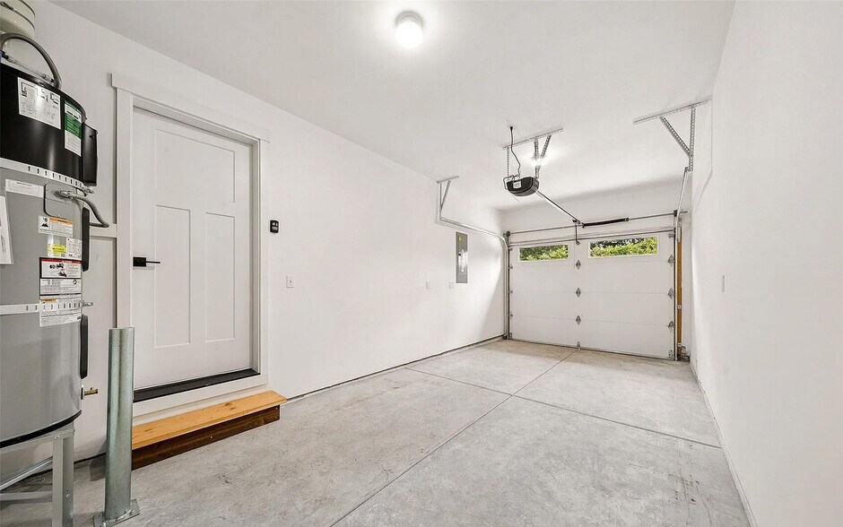 Building Photo - 428 113th St S