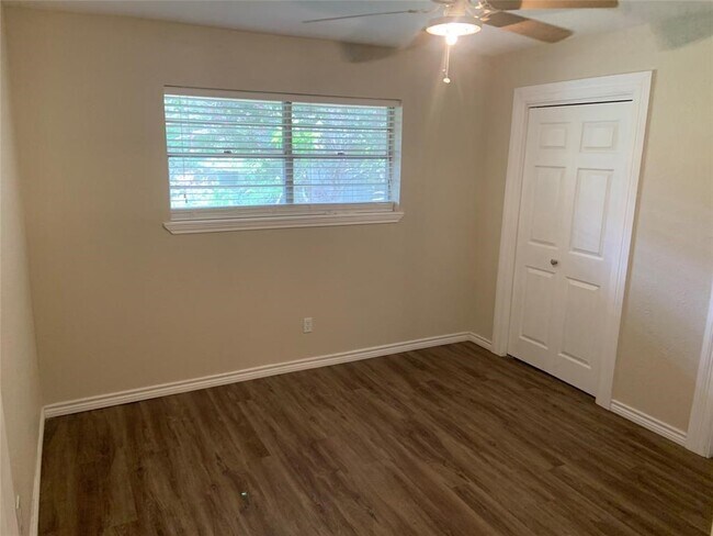 Building Photo - 3302 Burke Rd