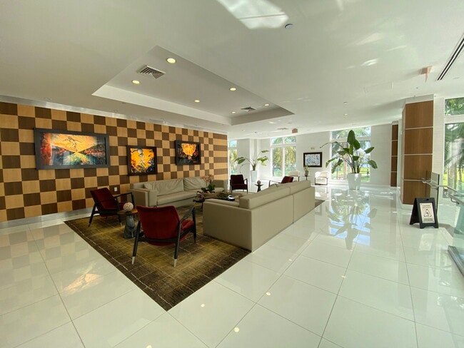 Building Photo - 1800 N Bayshore Dr