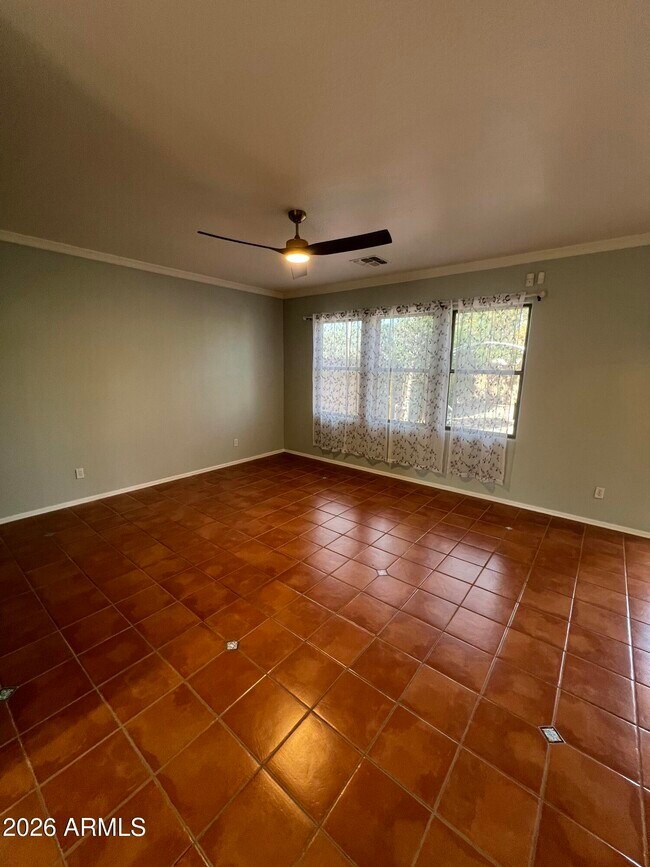 Building Photo - 2552 W St Catherine Ave