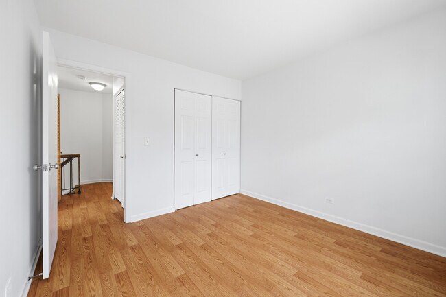 Building Photo - 377 Farmingdale Cir