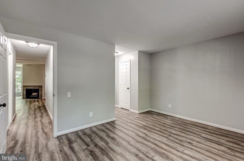 Building Photo - 12020 Golf Ridge Ct