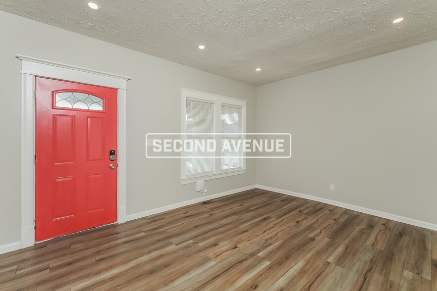 Building Photo - 2117 Osage Ave