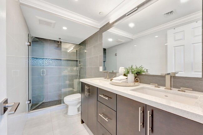 Building Photo - 859 Jeffery St