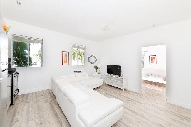 Building Photo - 820 Euclid Ave