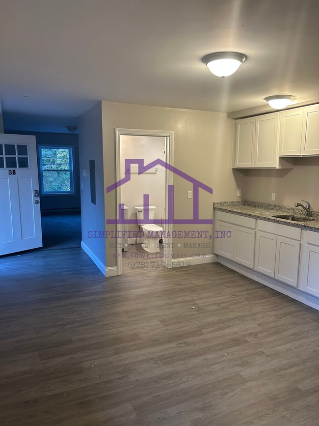 Building Photo - 2 Bedrooms, 1 bathroom Unit available in Gardner, MA!