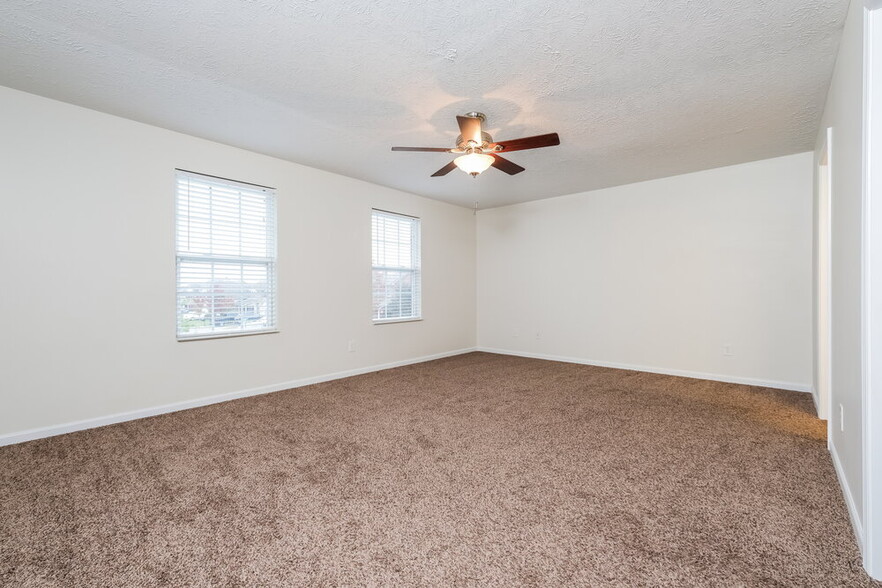 Building Photo - 538 Elderberry Way