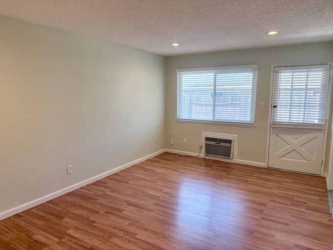 Building Photo - 5803 Woodleigh Dr