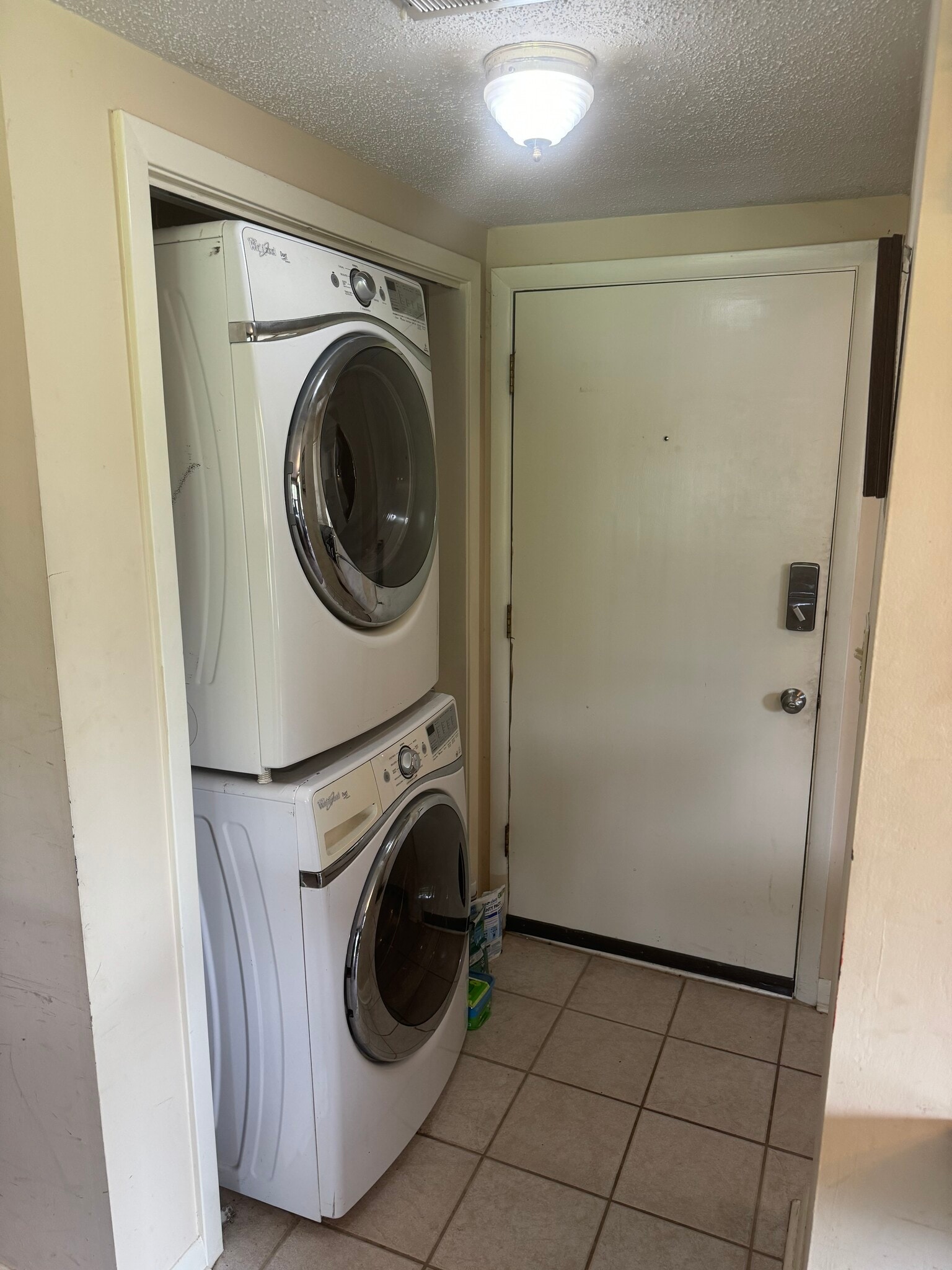 Building Photo - 800 Saint Andrews Dr