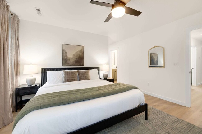 Building Photo - 738 N 5th St