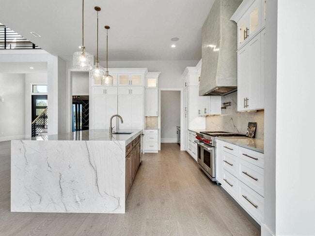 Building Photo - 330 Kelly Plantation Dr