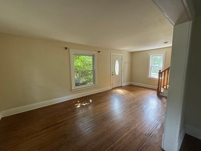 Building Photo - 647 Hardin Ave