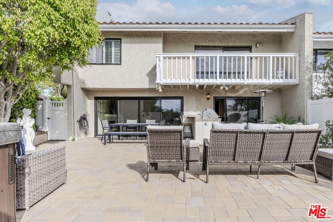 Building Photo - 2637 Angelo Dr