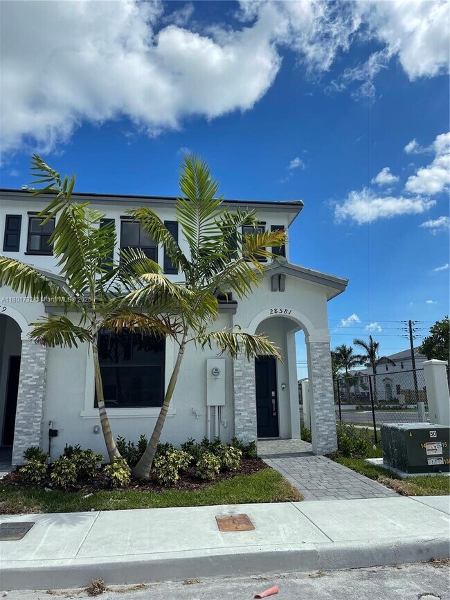 Primary Photo - 28581 SW 132nd Ct