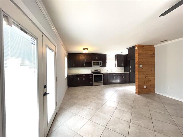 Building Photo - 12120 Bishop Dr