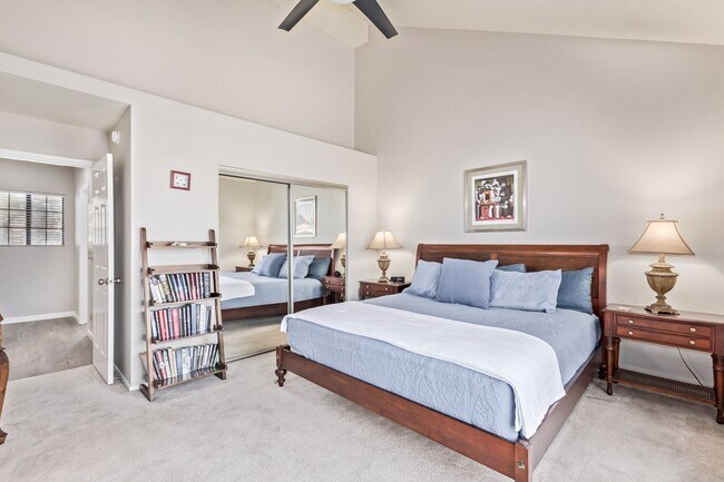 Building Photo - Charming 2-Bedroom Townhome in Scottsdale Racquet Club