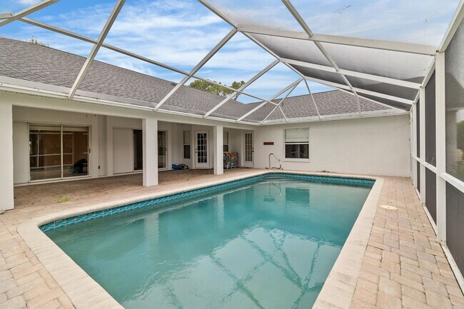 Building Photo - 1040 Bay Harbor Dr