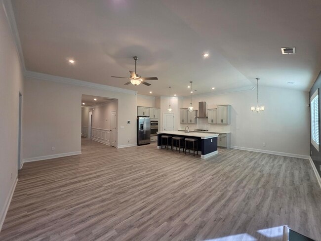 Building Photo - 3360 Rustic Dr