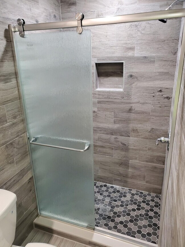 Building Photo - 224 NE 19th Ave