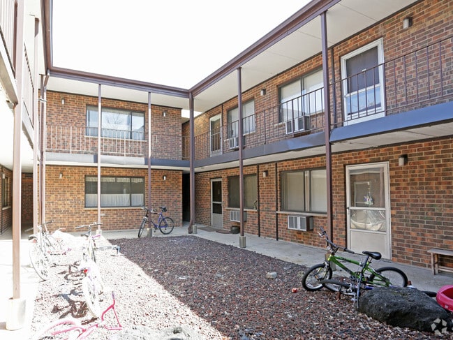Building Photo - 329 Kimbell Ave