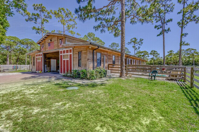 Building Photo - 1900 SE Ranch Rd S
