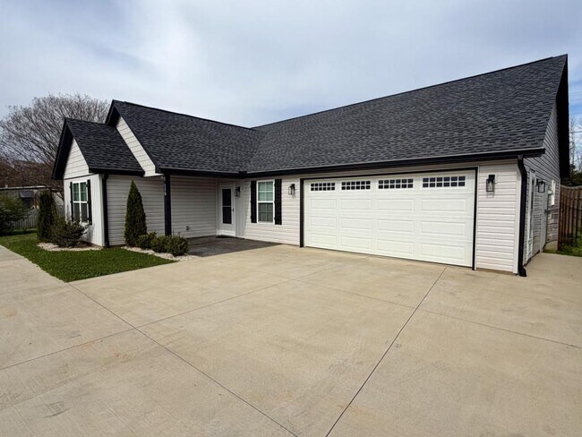 Building Photo - 115 Otts Shoals Rd