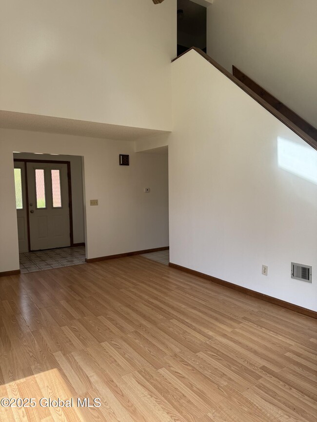 Building Photo - 103 Stone Ridge Ct