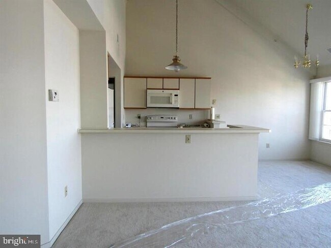 Building Photo - 82 Fountain St