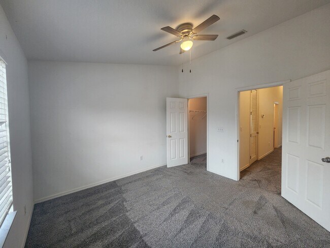 Building Photo - 6401 Barksdale Way