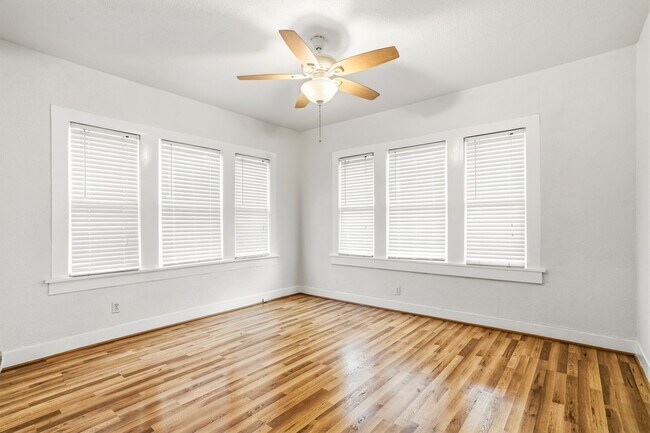 Building Photo - 1705 Virginia Pl