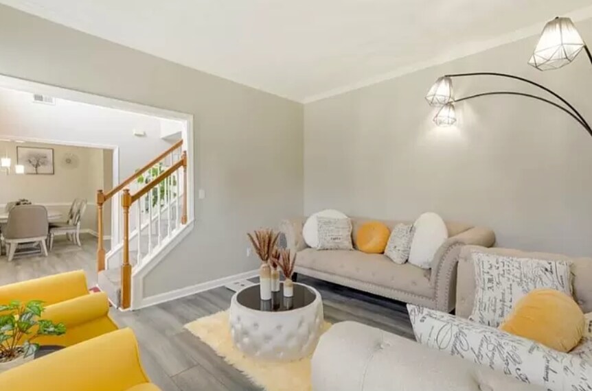 Building Photo - Room in Single Family Home on Woodstone Dr