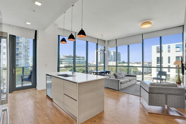 Building Photo - 1220 17th St