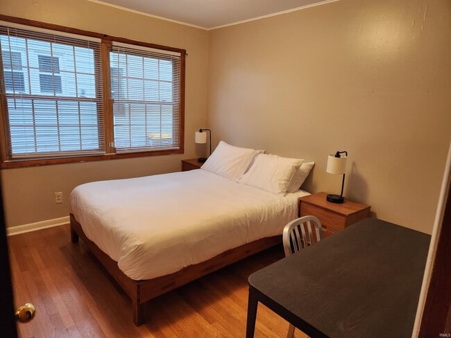 Building Photo - 509 S Swain Ave