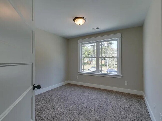 Building Photo - 127B Commerce St