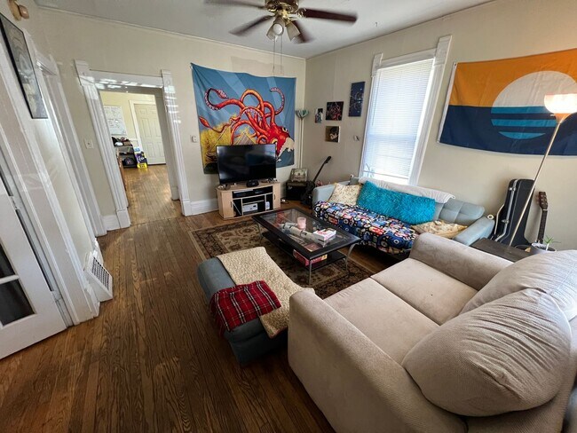 Primary Photo - 626-26A E. Wright St.