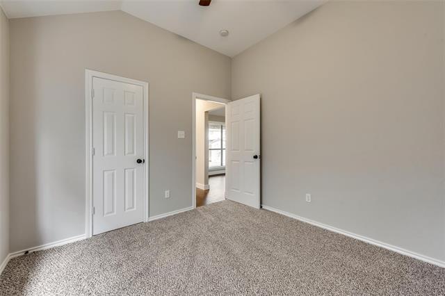 Building Photo - 1811 Creekpark Trail