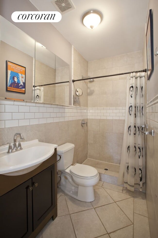 Building Photo - 121 W 131st St