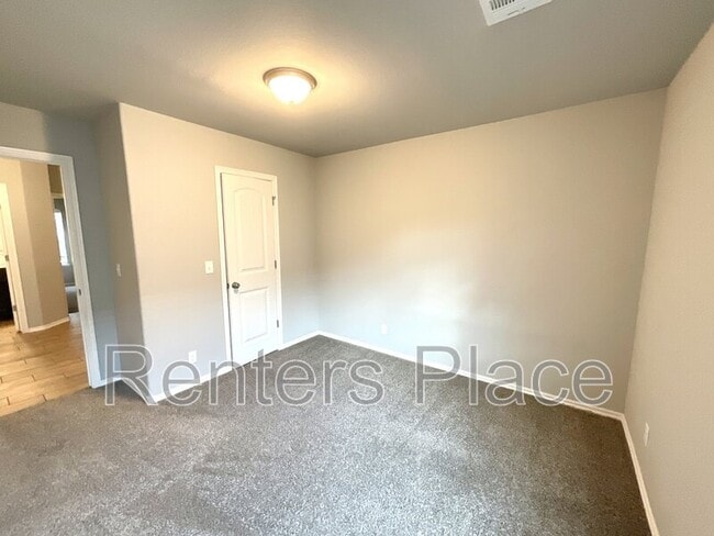 Building Photo - 10402 N 99th E Ave