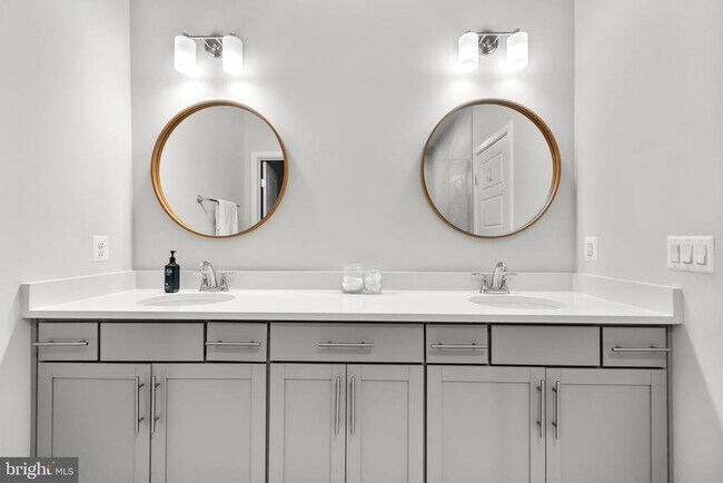 Building Photo - 42338 Nelsonville Ter