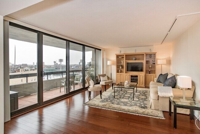 Building Photo - 32 Cherokee St