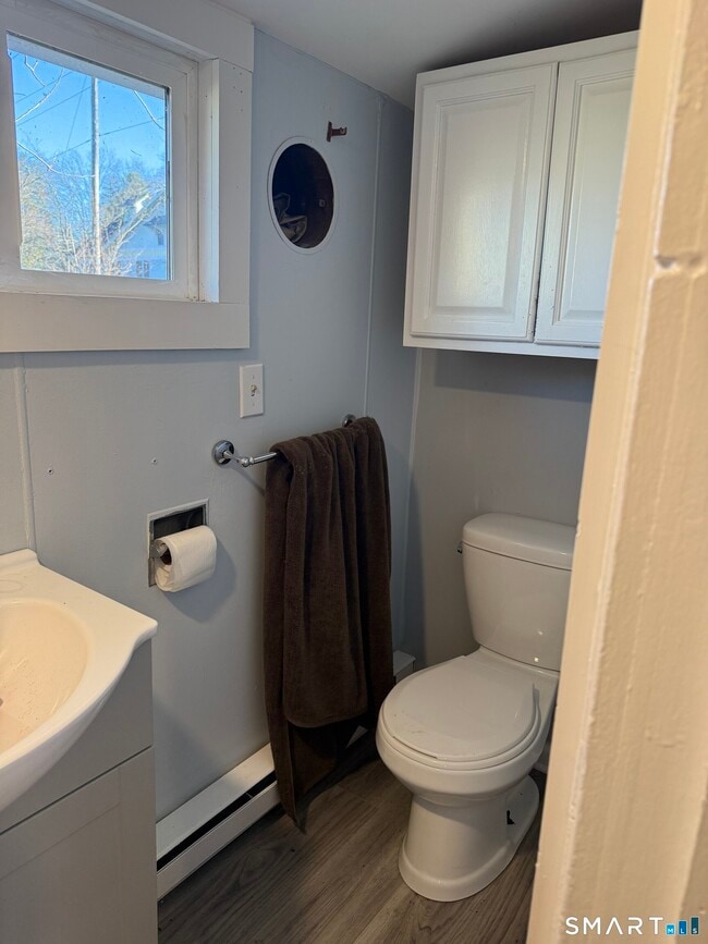 Building Photo - 106 Wall St