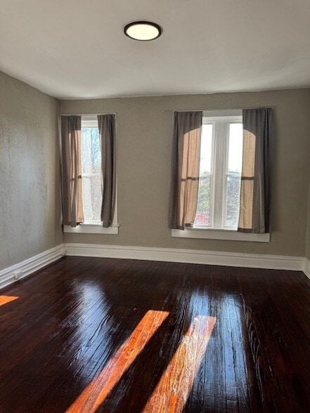 Building Photo - 3123 California Ave