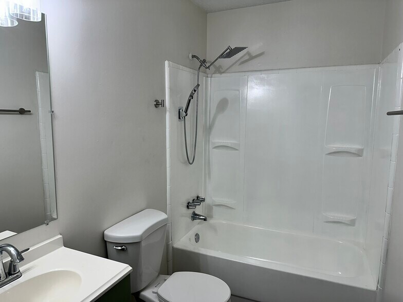 Bathroom - 3854 Edwards Ave