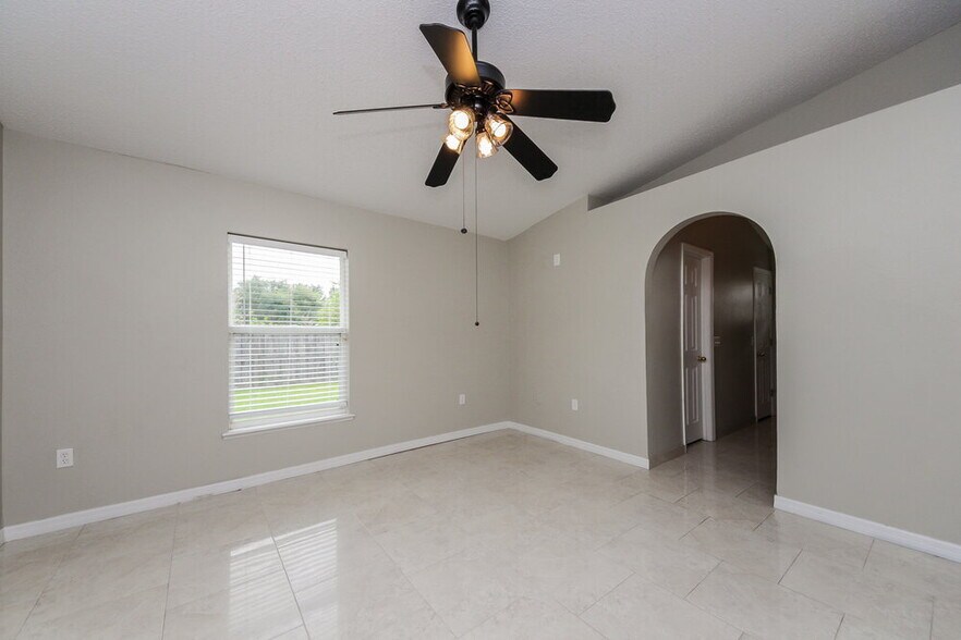 Building Photo - 5070 Silver Thistle Ln